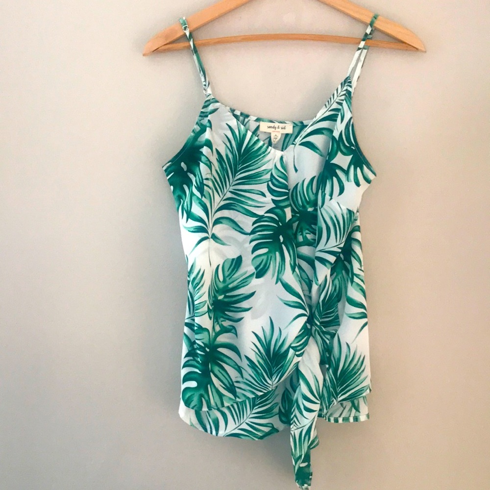 NWT Palm print top
